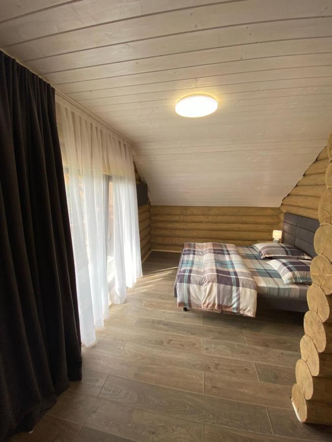 Чотири Сезони Hotel Izki Exterior photo