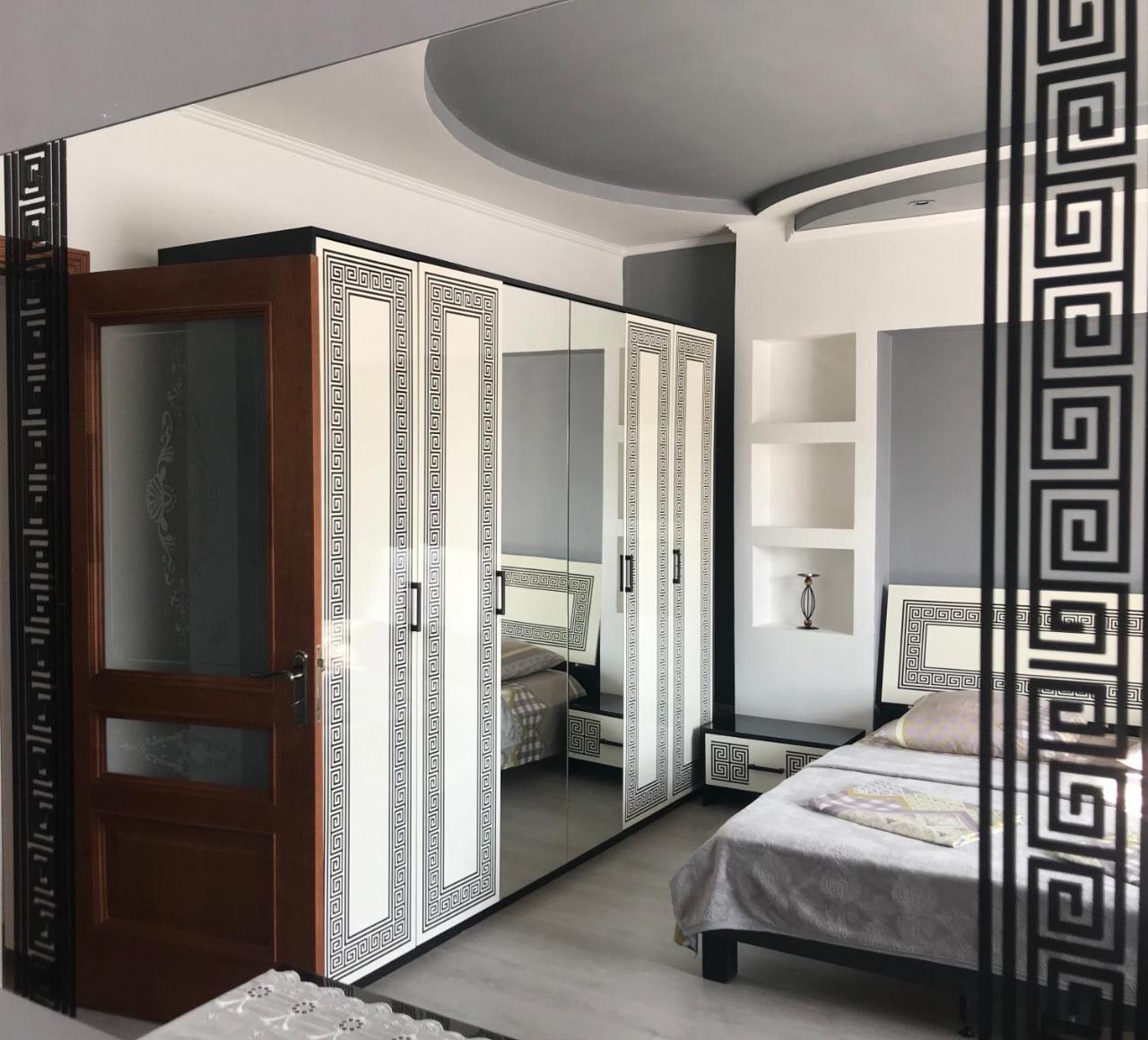 Чотири Сезони Hotel Izki Exterior photo