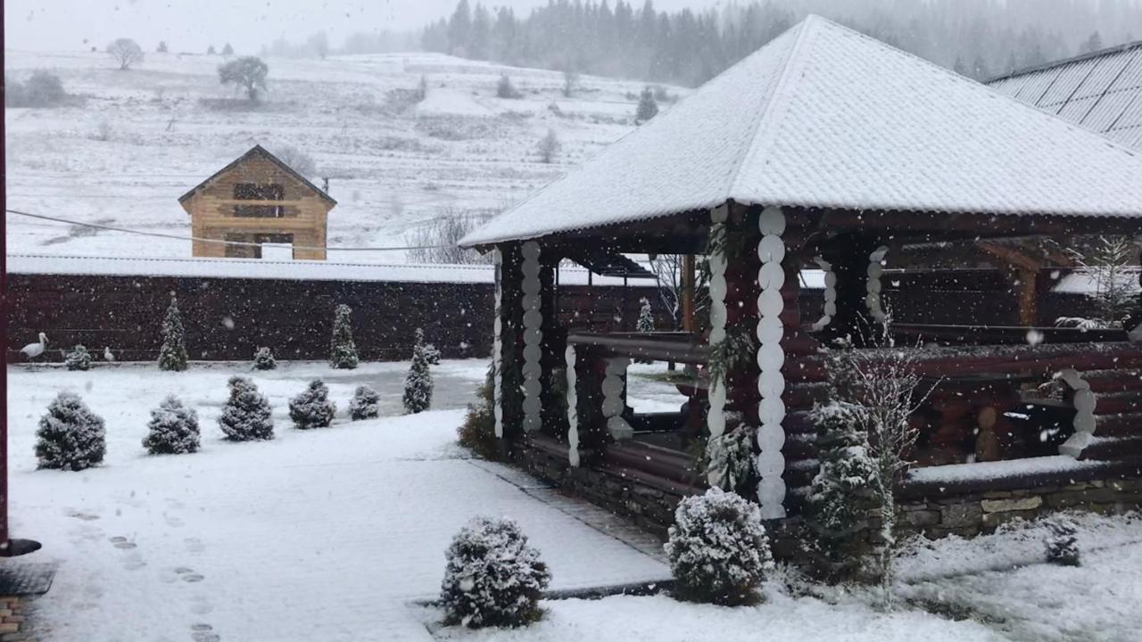 Чотири Сезони Hotel Izki Exterior photo